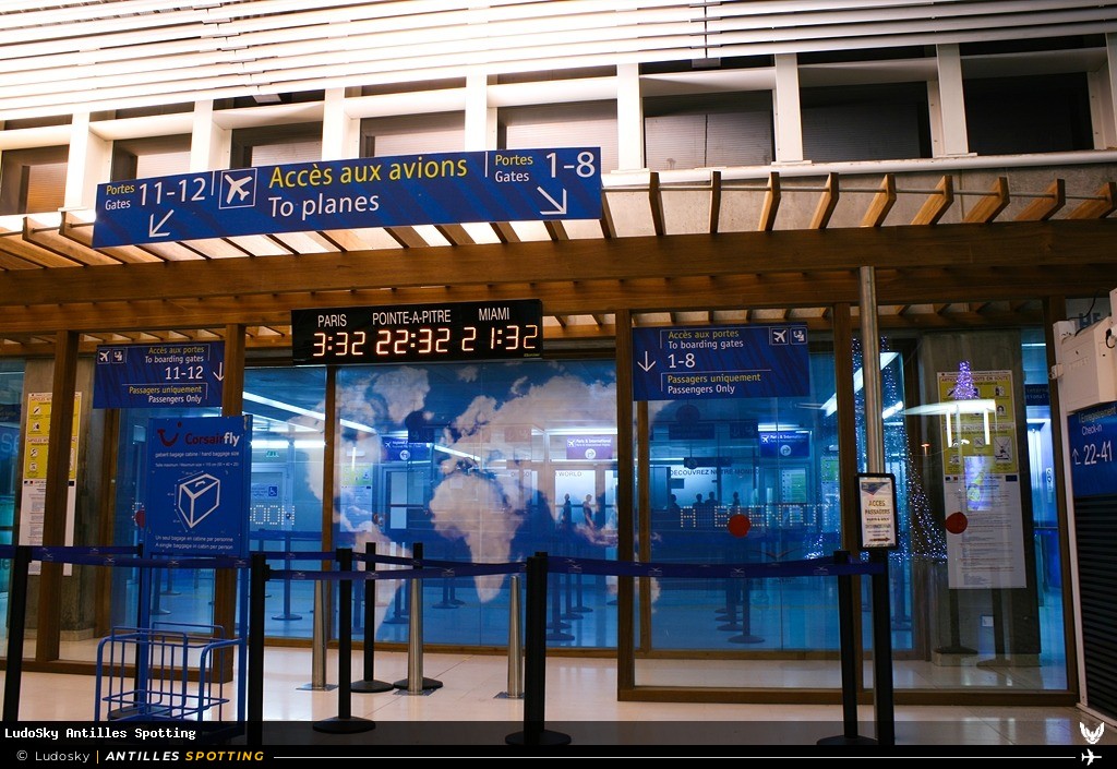 Aéroport · Terminal, TFFR - Pointe-à-Pitre – Maryse Condé, Pointe-à-Pitre – Maryse Condé
