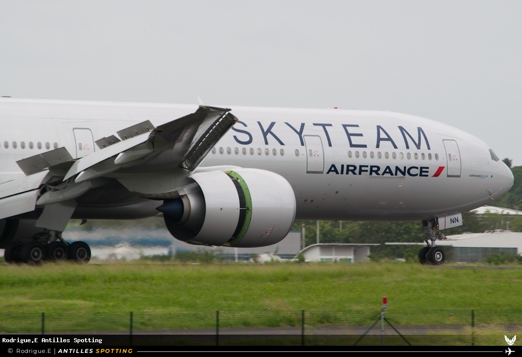 F-GZNN · Boeing 777-300ER, Air France, Pointe-à-Pitre – Maryse Condé
