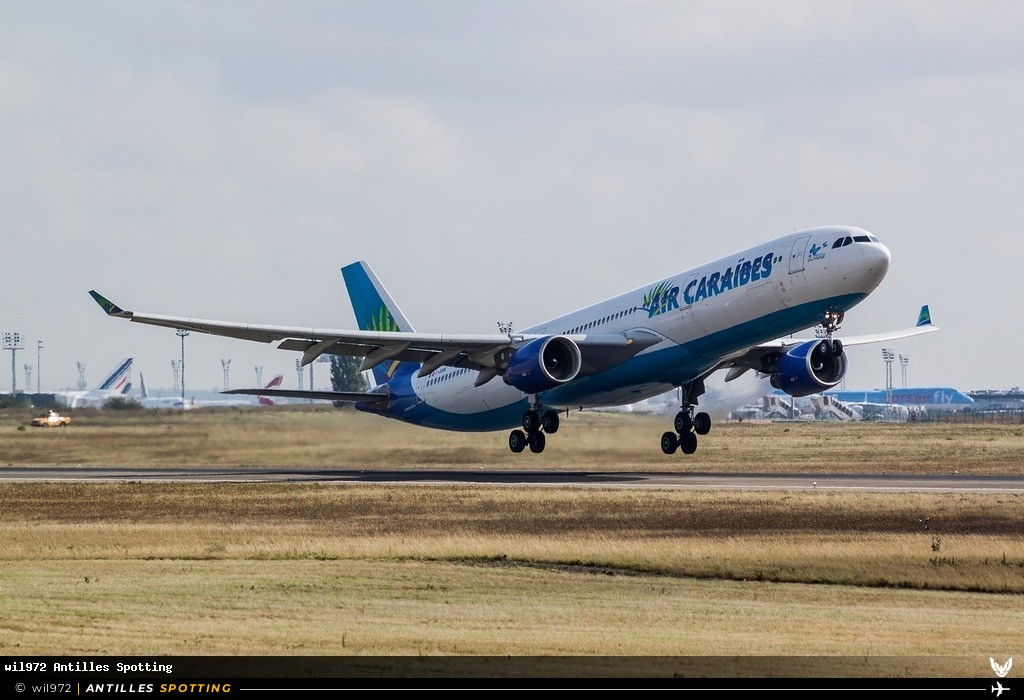 F-OONE · Airbus A330-300, Air Caraïbes, Paris-Orly