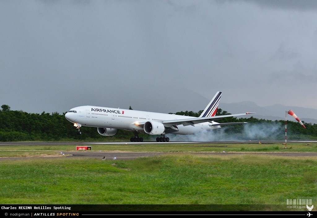 F-GSQN · Boeing 777-300ER, Air France, Martinique – Aimé Césaire