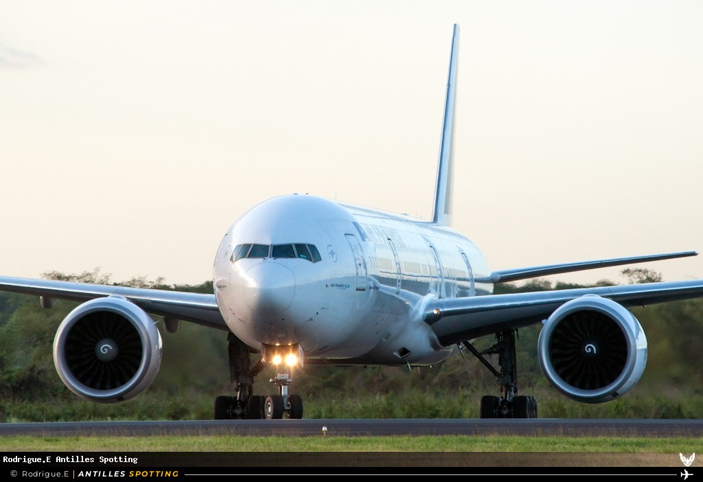 F-GSQR · Boeing 777-300ER, Air France, Pointe-à-Pitre – Maryse Condé