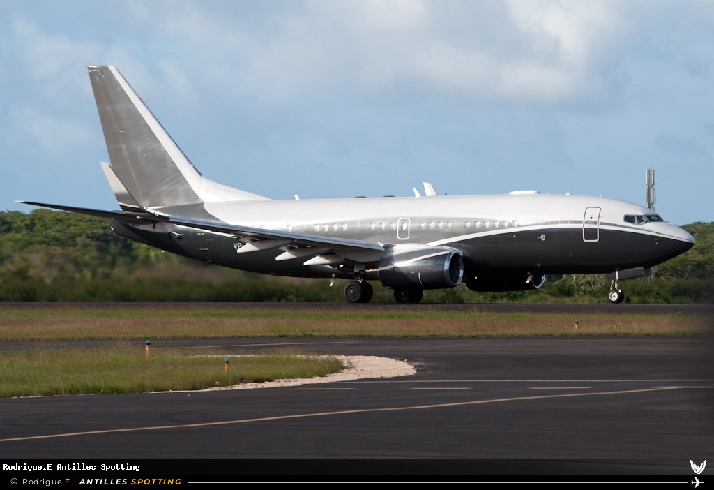 VP-BBW · Boeing 737-700, Gama Aviation, Pointe-à-Pitre – Maryse Condé