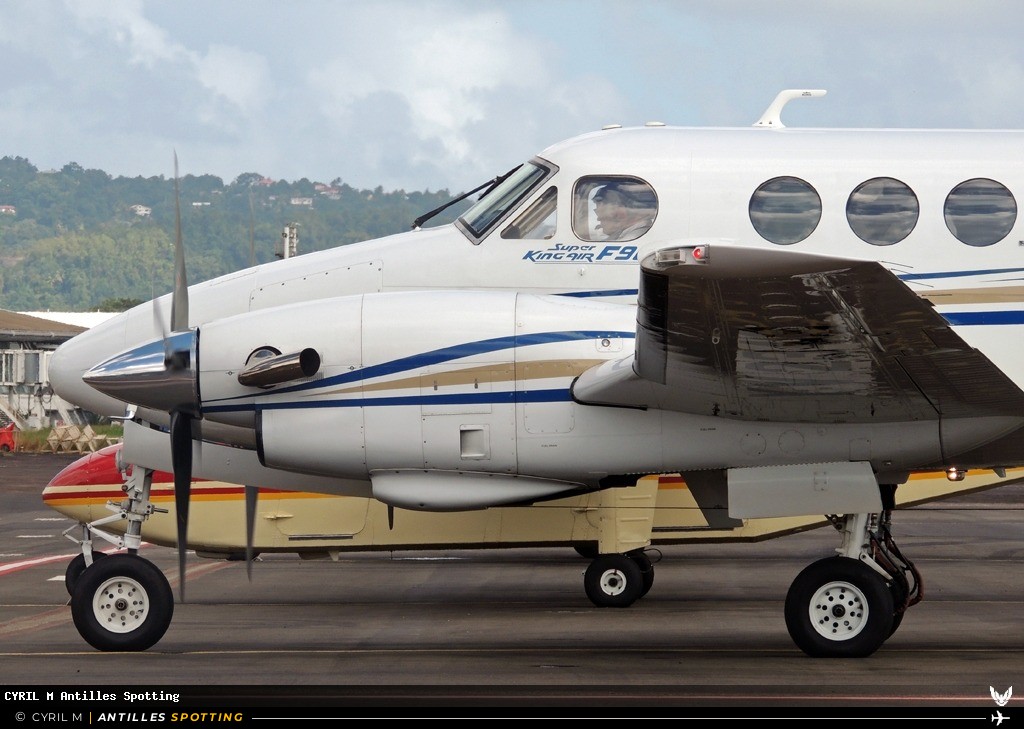 YV2343 · Beechcraft King Air 90, Privé, Martinique – Aimé Césaire