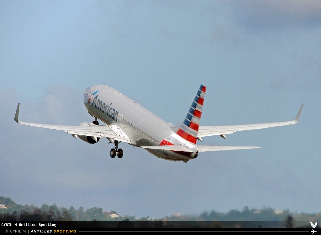 N989AN · Boeing 737-800, American Airlines, Martinique – Aimé Césaire