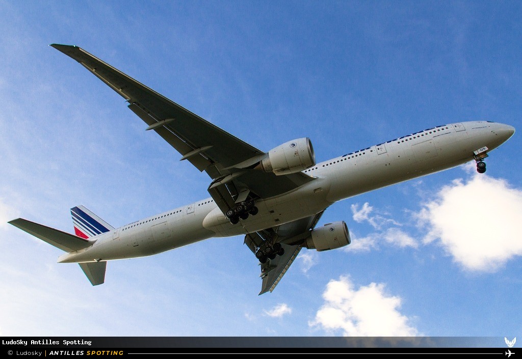 F-GSQS · Boeing 777-300ER, Air France, Martinique – Aimé Césaire