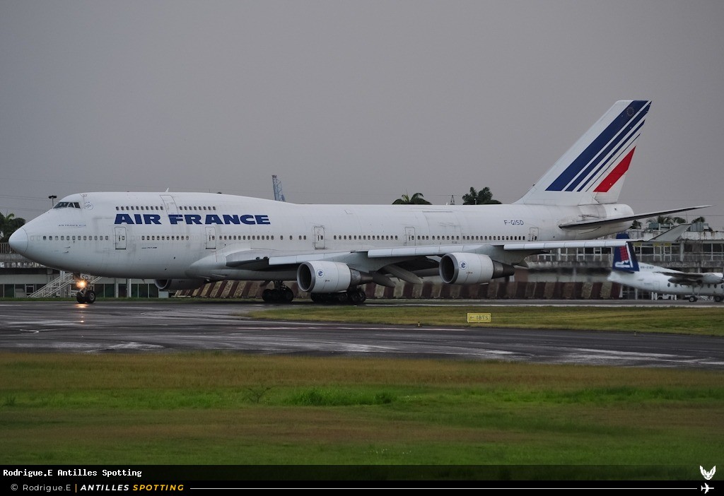 F-GISD · Boeing 747-400, Air France, Pointe-à-Pitre – Maryse Condé