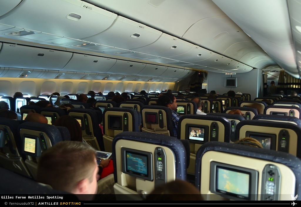 F-GZNF · Boeing 777-300ER, Air France, Martinique – Aimé Césaire