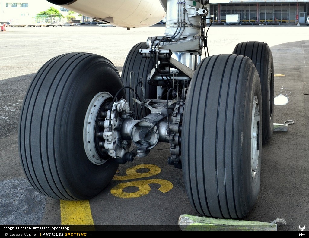 F-RAJB · Airbus A340-200, Armée de l'Air, Martinique – Aimé Césaire