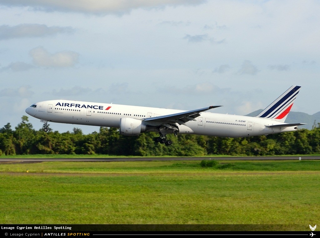 F-GZNF · Boeing 777-300ER, Air France, Martinique – Aimé Césaire