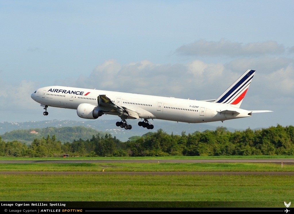 F-GZNF · Boeing 777-300ER, Air France, Martinique – Aimé Césaire