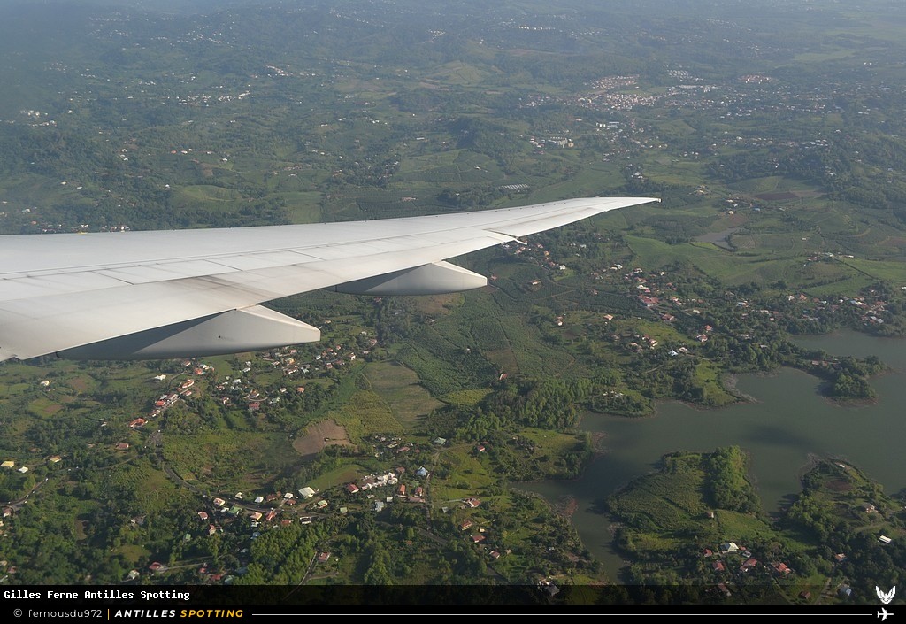 F-GZNF · Boeing 777-300ER, Air France, Martinique – Aimé Césaire