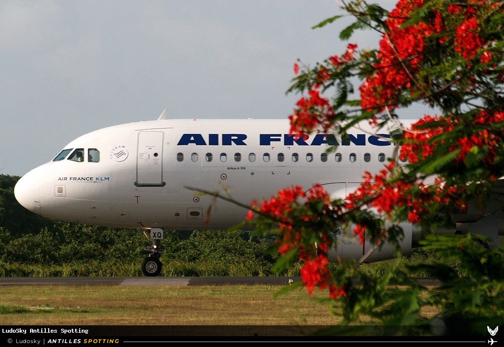 F-GKXQ · Airbus A320, Air France, Pointe-à-Pitre – Maryse Condé