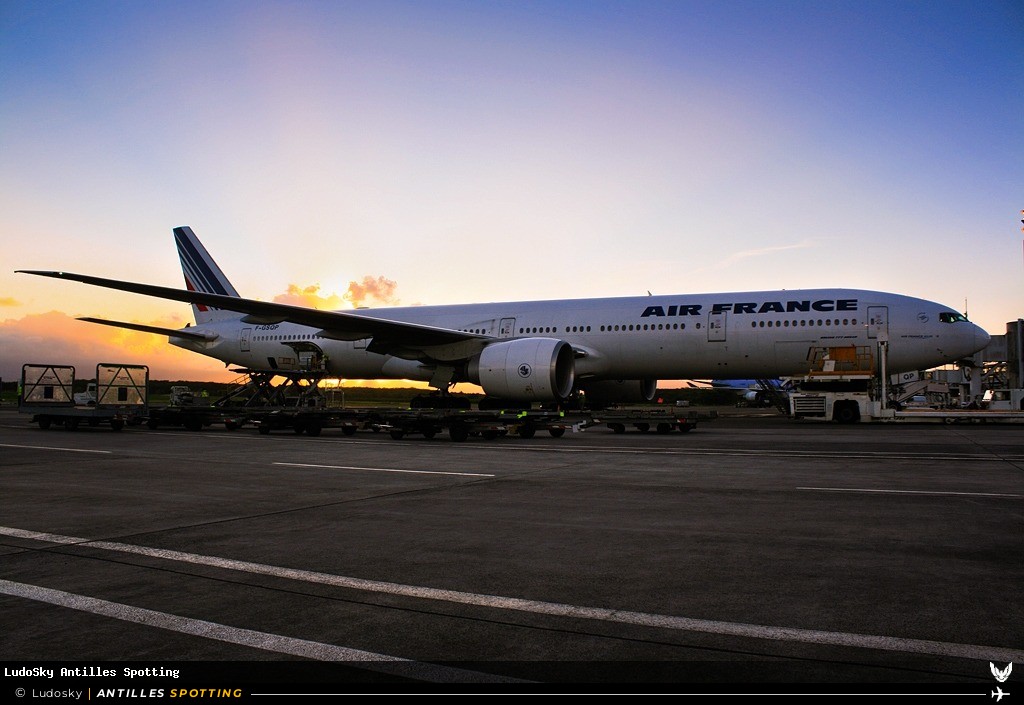 F-GSQP · Boeing 777-300ER, Air France, Pointe-à-Pitre – Maryse Condé
