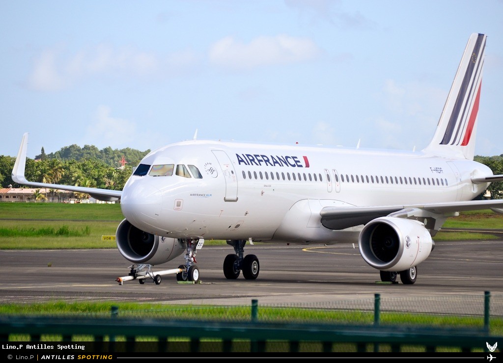 F-HEPF · Airbus A320, Air France, Pointe-à-Pitre – Maryse Condé