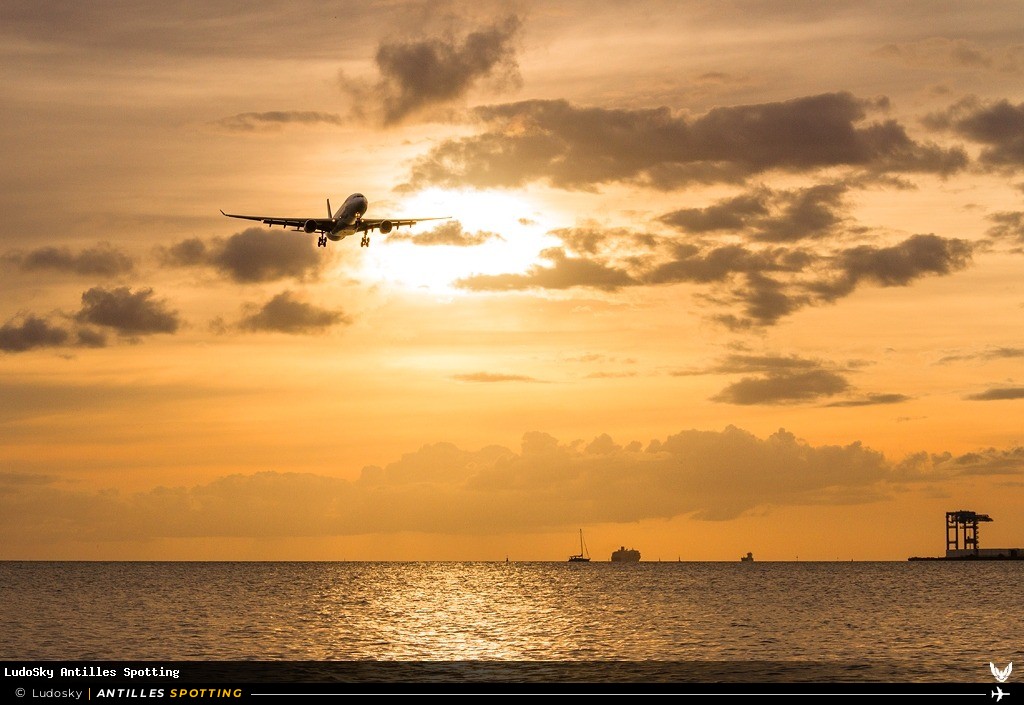 F-HZEN · Airbus A330-300, Corsair International, Martinique – Aimé Césaire