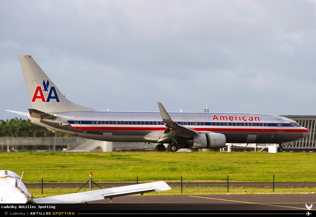N852NN · Boeing 737-800, American Airlines, Pointe-à-Pitre – Maryse Condé
