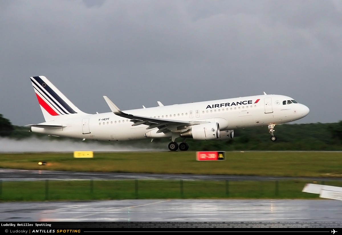 F-HEPF · Airbus A320, Air France, Pointe-à-Pitre – Maryse Condé