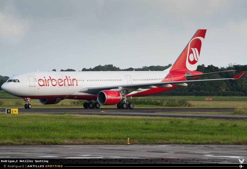 D-ALPE · Airbus A330-200, Air Berlin, Pointe-à-Pitre – Maryse Condé