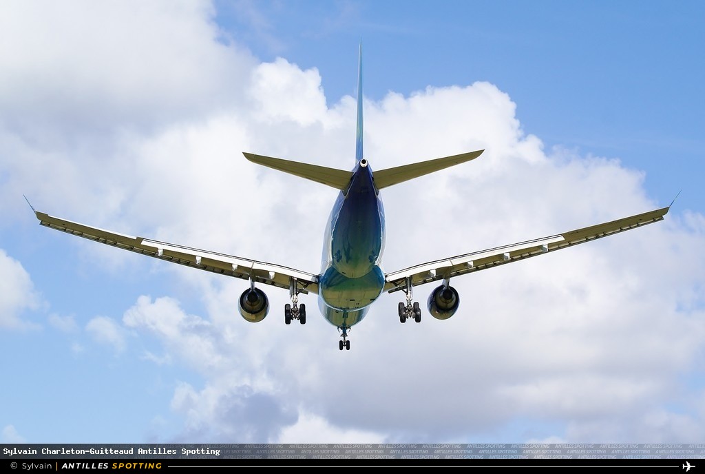 F-OFDF · Airbus A330-200, Air Caraïbes, Martinique – Aimé Césaire