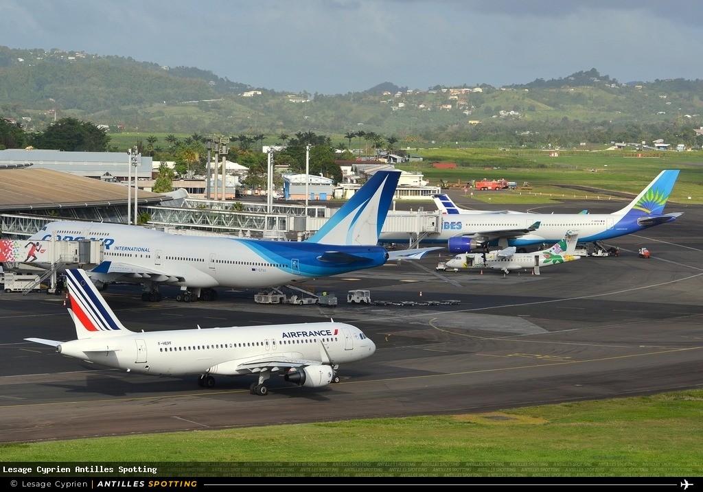 Aéroport · Terminal, TFFF - Martinique – Aimé Césaire, Martinique – Aimé Césaire