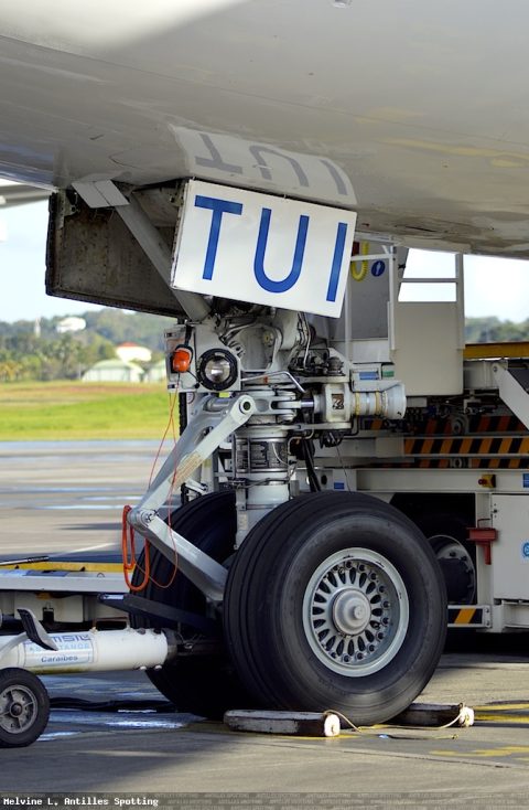 F-GTUI · Boeing 747-400, Pointe-à-Pitre – Maryse Condé