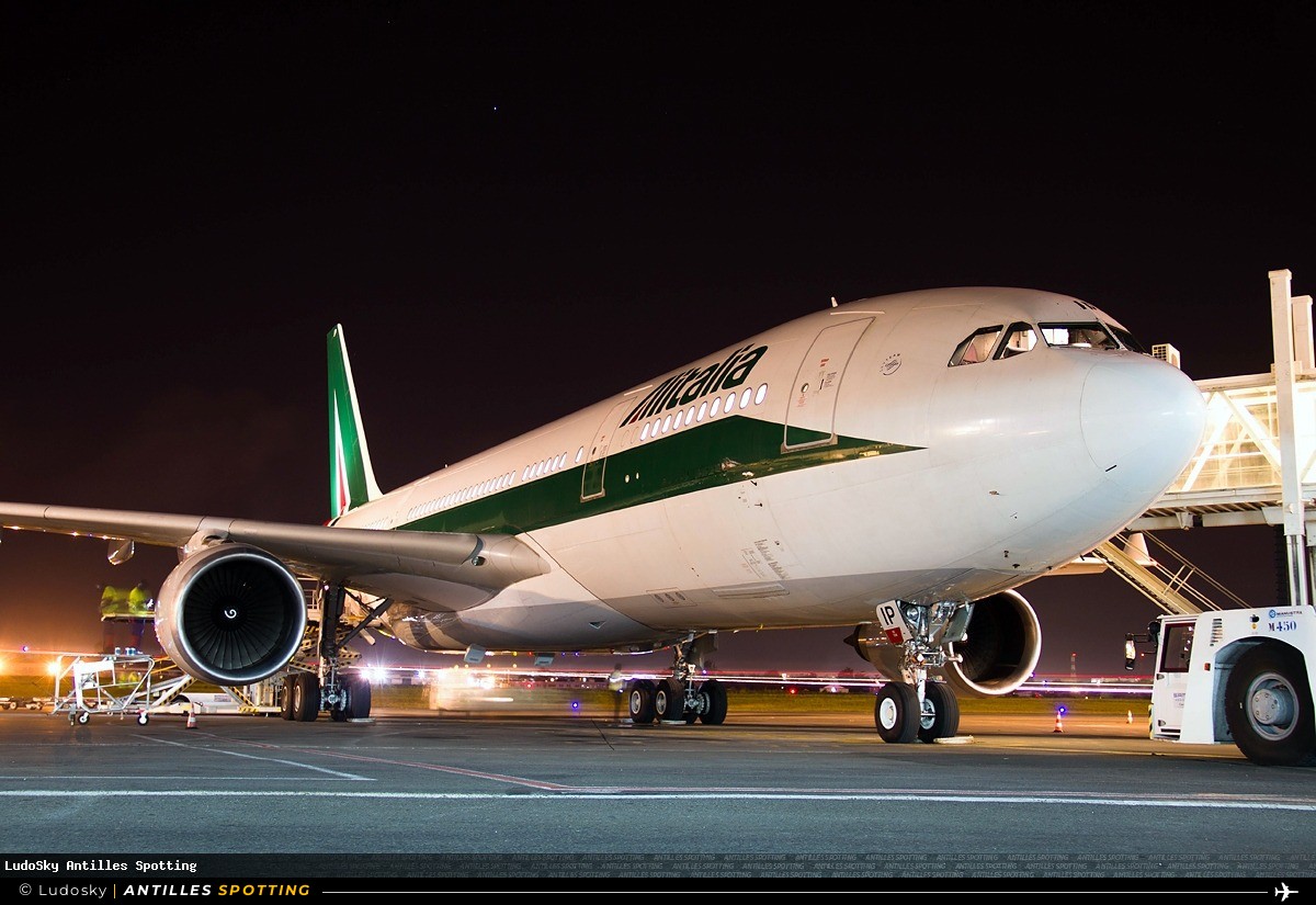 EI-DIP · Airbus A330-200, Alitalia, Pointe-à-Pitre – Maryse Condé