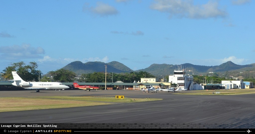 Aéroport · Terminal, TLPC - Castries – George F. L. Charles, Castries – George F. L. Charles