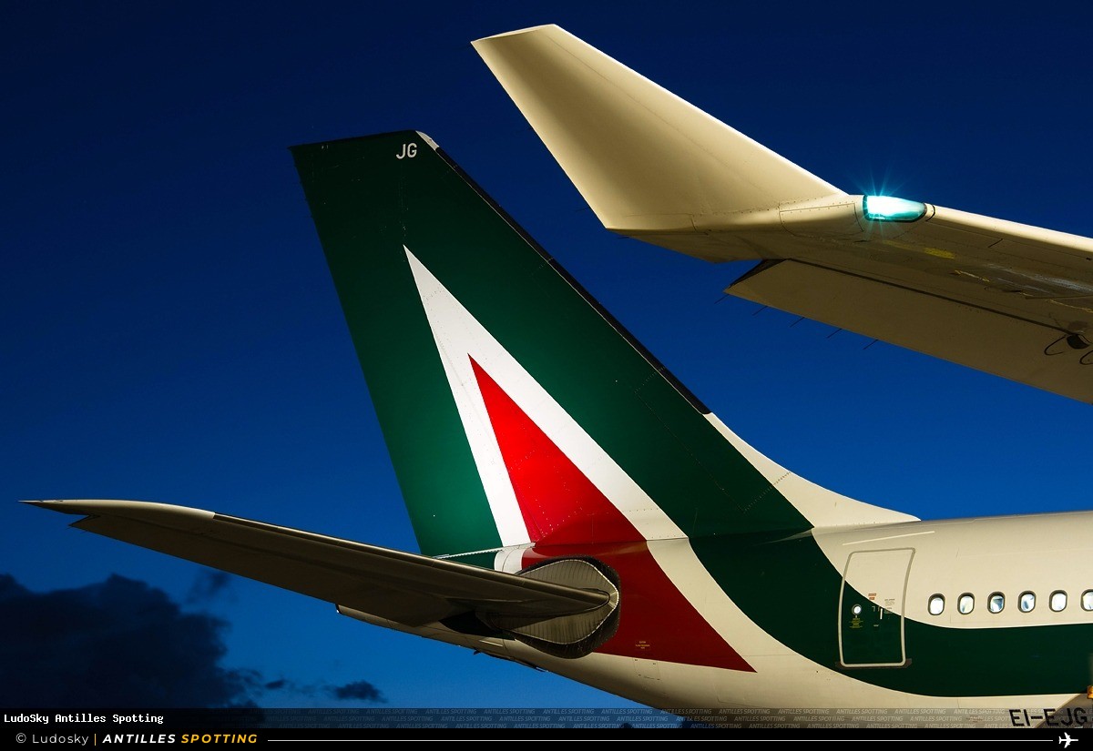 EI-EJG · Airbus A330-200, Alitalia, Pointe-à-Pitre – Maryse Condé