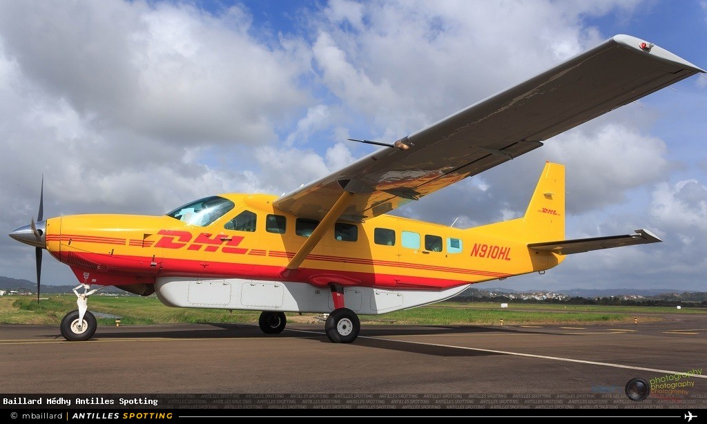 N910HL · Cessna 208 Caravan, DHL (Air St. Kitts & Nevis), Martinique – Aimé Césaire