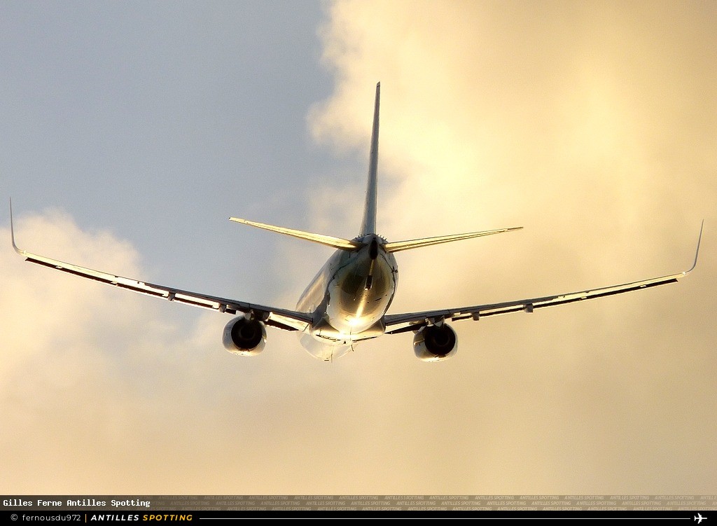 9Y-GEO · Boeing 737-800, Caribbean Airlines, Sint Maarten – Princess Juliana