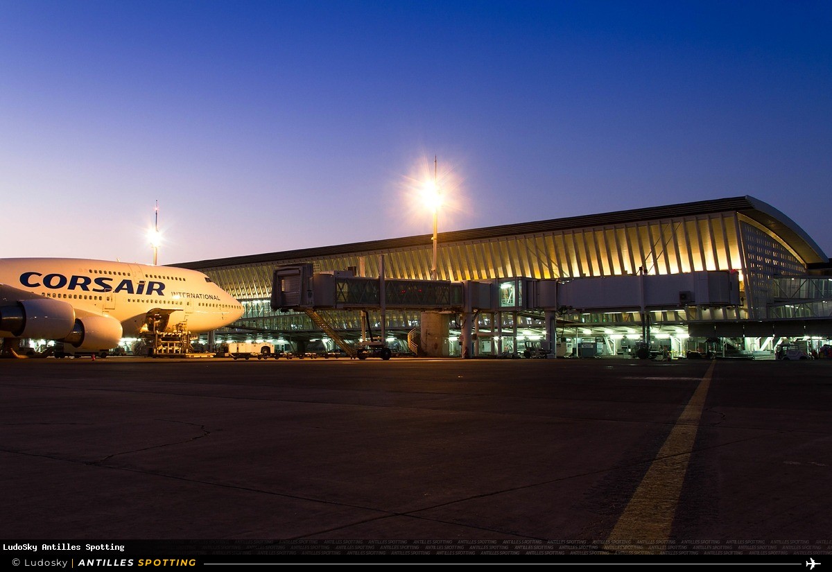 Aéroport · Terminal, TFFR - Pointe-à-Pitre – Maryse Condé, Pointe-à-Pitre – Maryse Condé