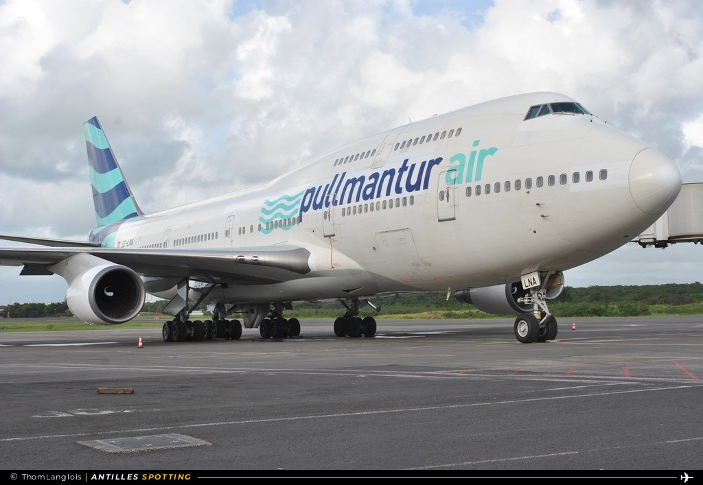 EC-LNA · Boeing 747-400, Pullmantur Air, Pointe-à-Pitre – Maryse Condé