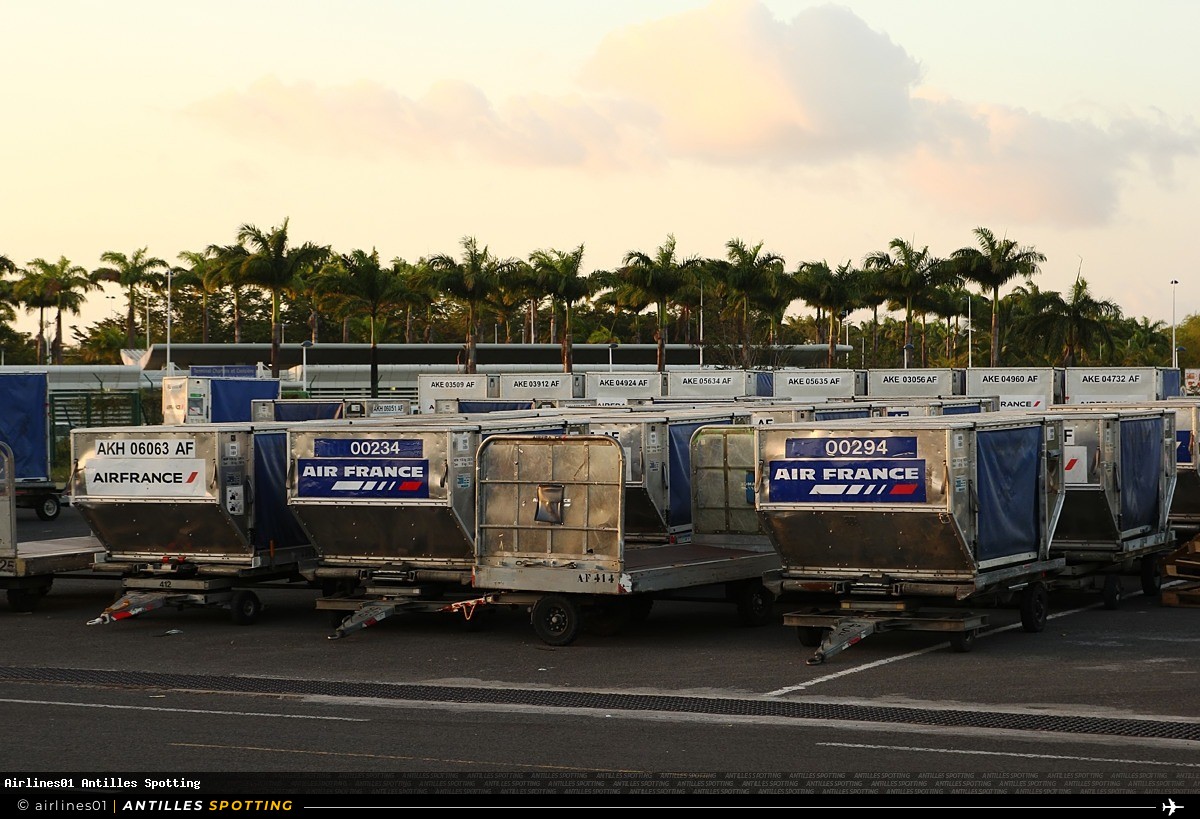 Aéroport · Autres, TFFR - Pointe-à-Pitre – Maryse Condé, Pointe-à-Pitre – Maryse Condé