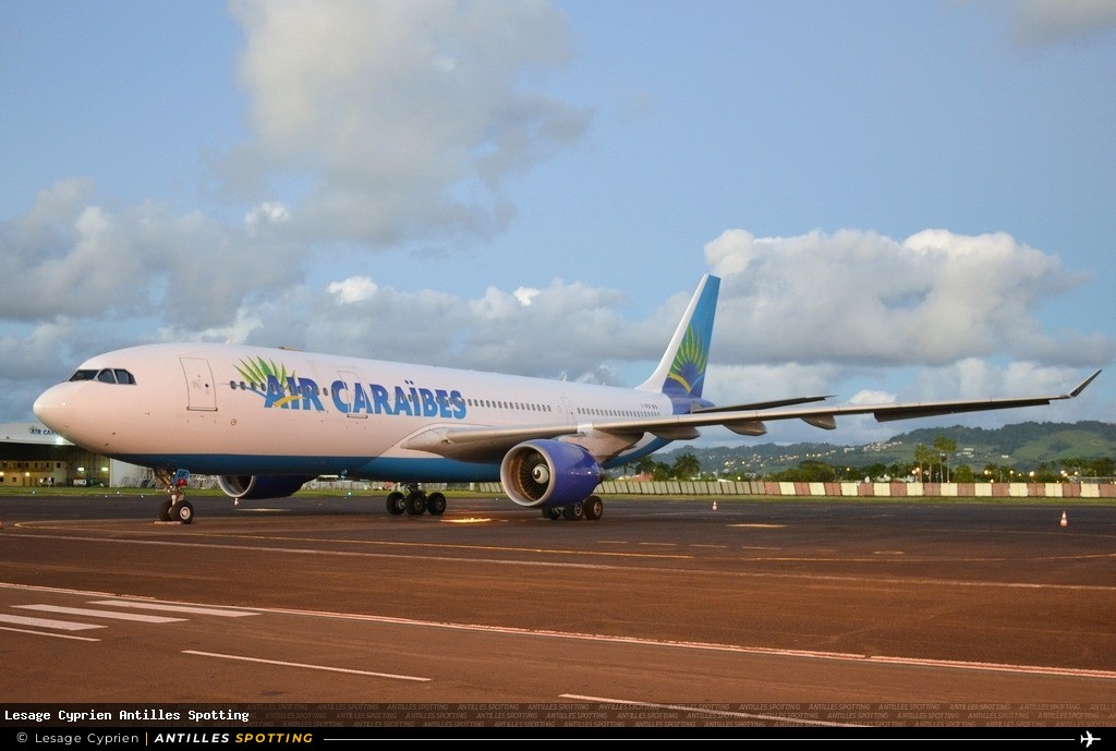 F-OFDF · Airbus A330-200, Air Caraïbes, Martinique – Aimé Césaire