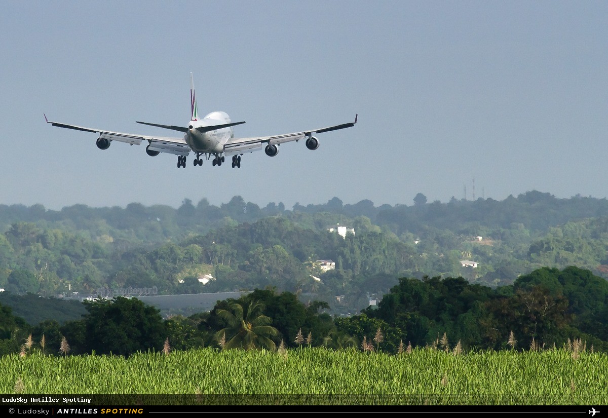 EC-KSM · Boeing 747-400, Wamos Air, Pointe-à-Pitre – Maryse Condé
