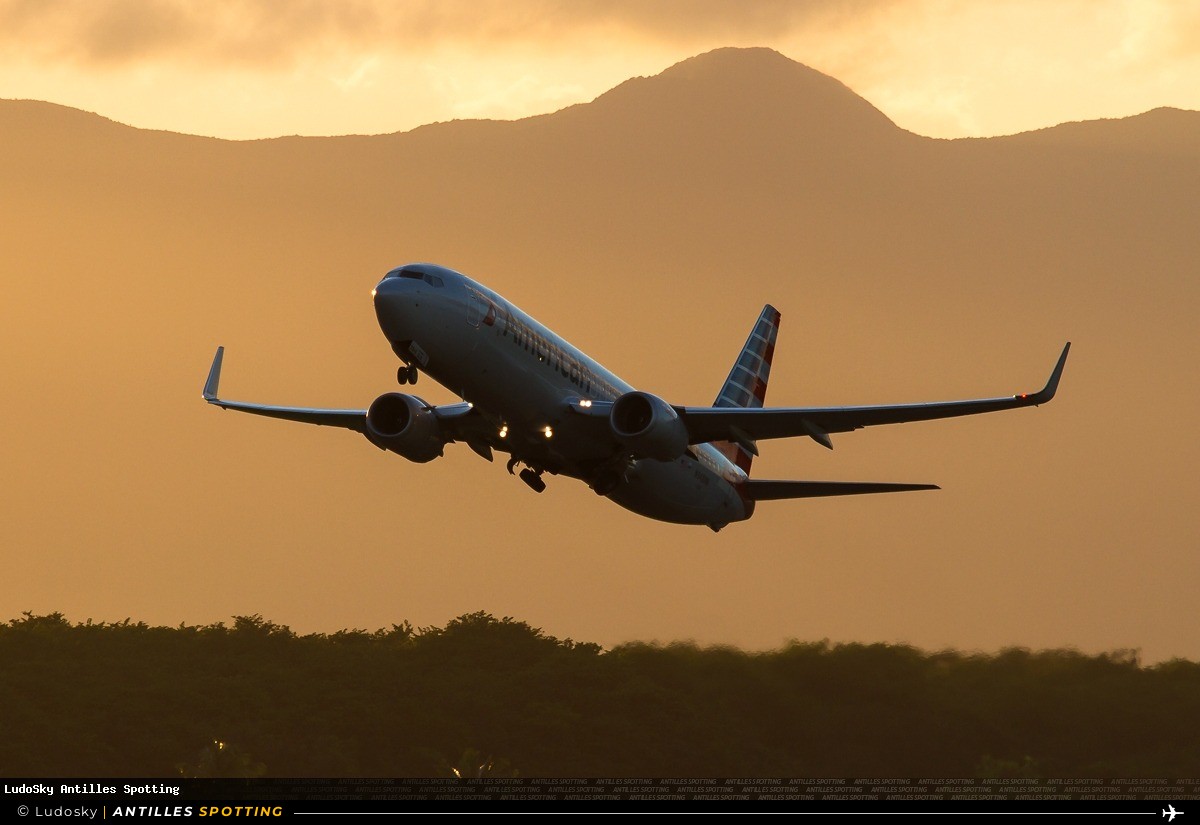 N948NN · Boeing 737-800, American Airlines, Pointe-à-Pitre – Maryse Condé