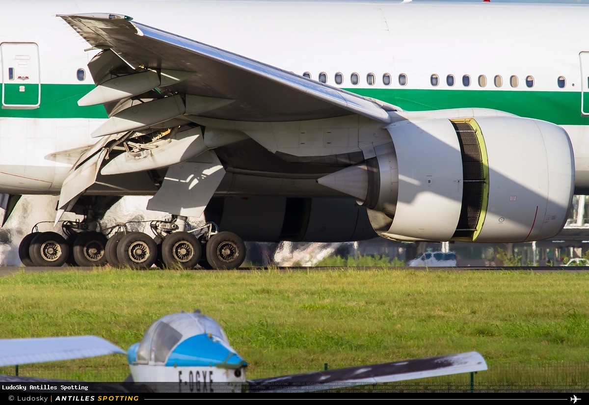 I-DISU · Boeing 777-200, Alitalia, Pointe-à-Pitre – Maryse Condé