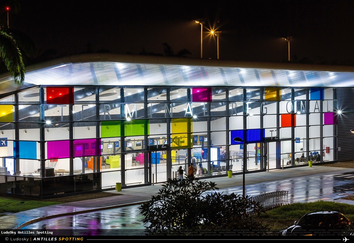 Aéroport · Terminal, TFFR - Pointe-à-Pitre – Maryse Condé, Pointe-à-Pitre – Maryse Condé