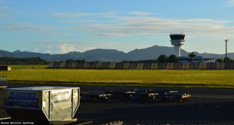 Aéroport · Tour de contrôle (2015)
