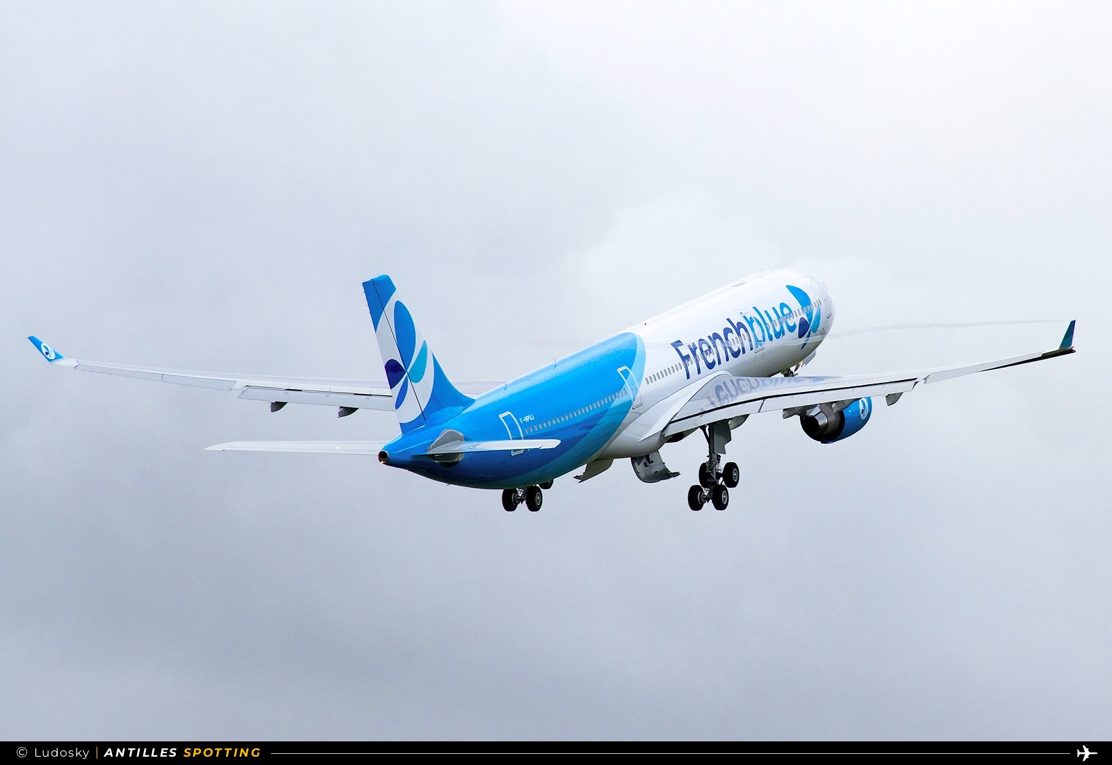 F-HPUJ · Airbus A330-300, Frenchblue, Pointe-à-Pitre – Maryse Condé